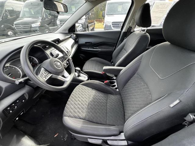 Photo of 2021 Super Black Nissan Kicks