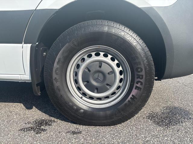 Photo of 2023 Arctic White Mercedes-Benz Sprinter 1500
