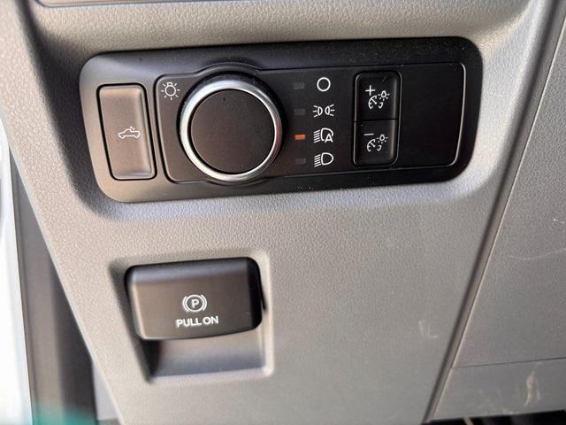 Photo of 2023 Oxford White Ford F-150