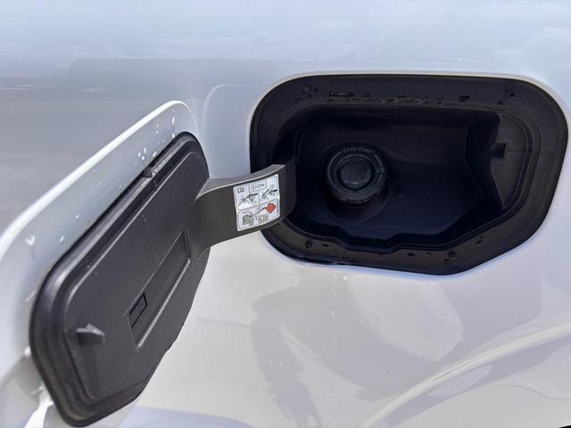 Photo of 2023 Oxford White Ford F-150
