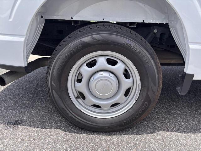 Photo of 2023 Oxford White Ford F-150