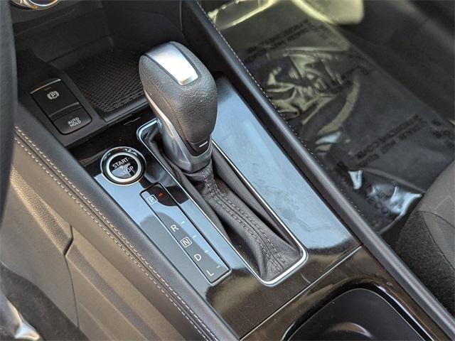 Photo of 2024 Gun Metallic Nissan Kicks