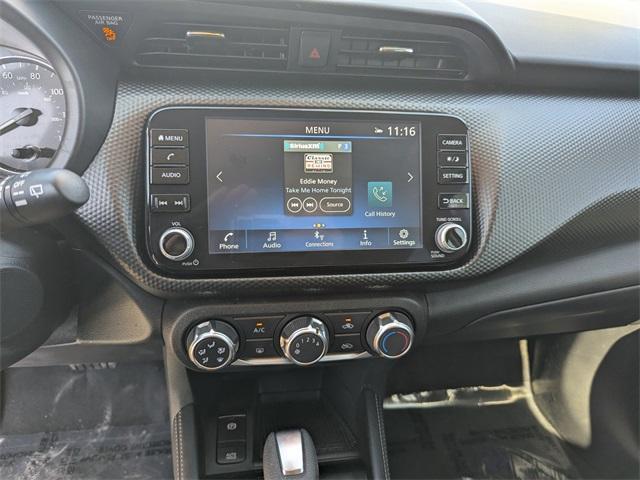 Photo of 2024 Gun Metallic Nissan Kicks