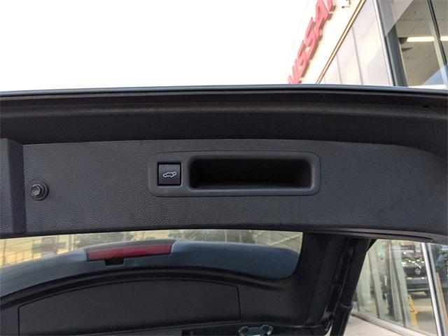 Photo of 2021 Moon Dust Toyota Highlander