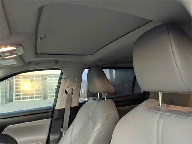 Photo of 2021 Moon Dust Toyota Highlander