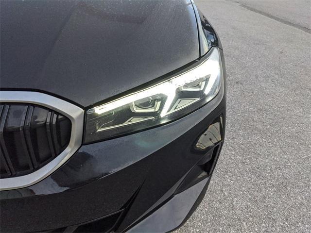 Photo of 2025 Alpine White BMW 330