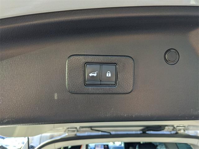Photo of 2021 Brilliant Silver Metallic Nissan Armada