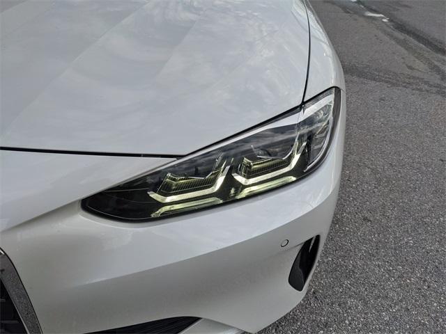 Photo of 2024 Alpine White BMW 430