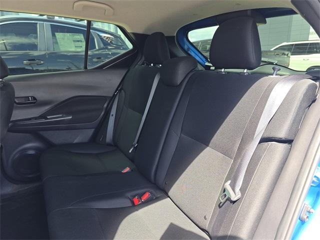 Photo of 2024 Electric Blue Metallic Nissan Kicks