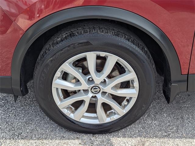 Photo of 2022 Scarlet Ember Nissan Rogue Sport