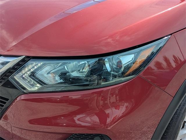 Photo of 2022 Scarlet Ember Nissan Rogue Sport