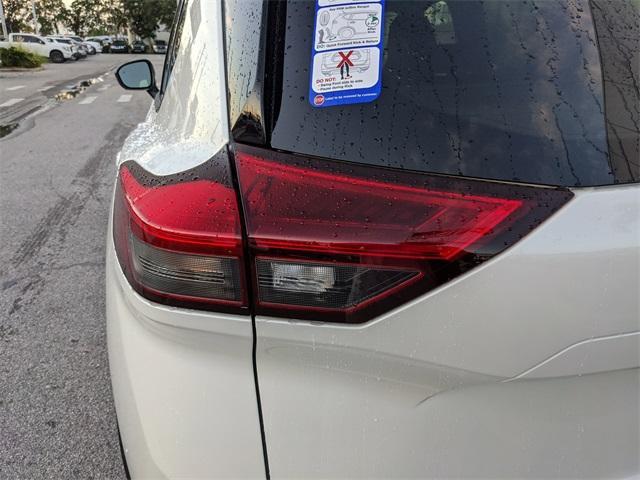 Photo of 2026 White / Black Nissan Rogue