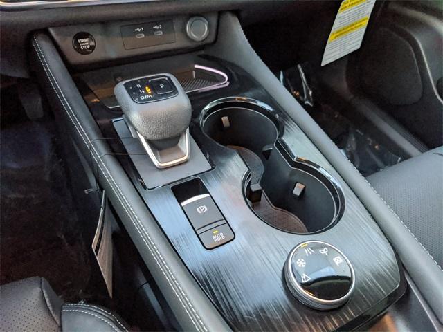 Photo of 2026 White / Black Nissan Rogue