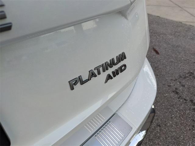 Photo of 2026 White / Black Nissan Rogue