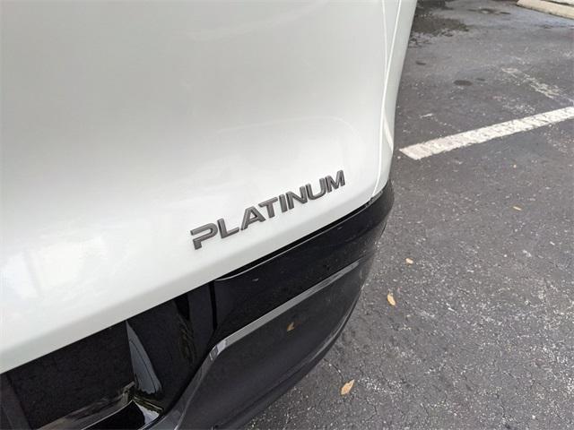 Photo of 2025 Everest White P Nissan Murano