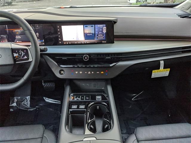 Photo of 2025 Everest White P Nissan Murano