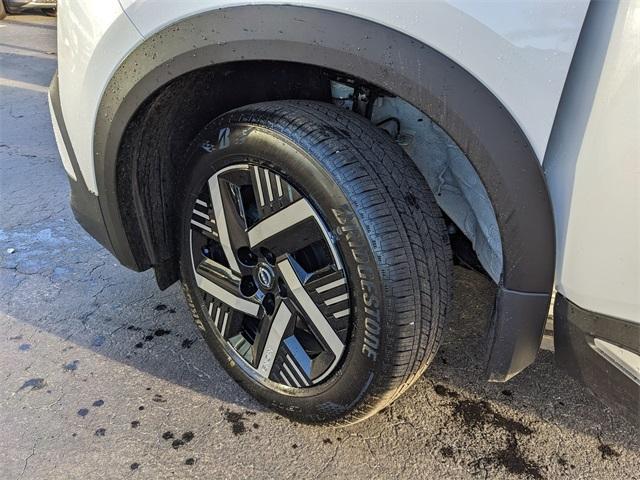 Photo of 2026 Aspen White Tri Nissan Kicks