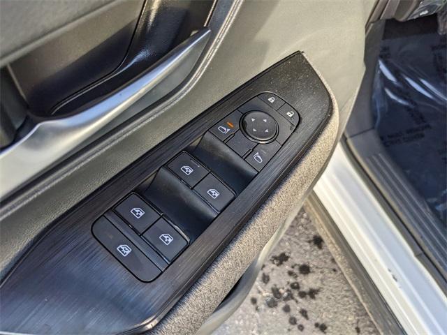 Photo of 2026 Aspen White Tri Nissan Kicks