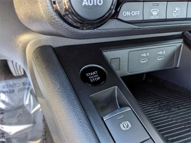 Photo of 2026 Aspen White Tri Nissan Kicks