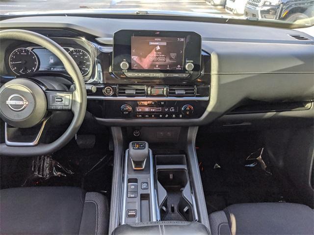 Photo of 2022 Gun Metallic Nissan Pathfinder