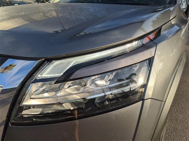 Photo of 2022 Gun Metallic Nissan Pathfinder