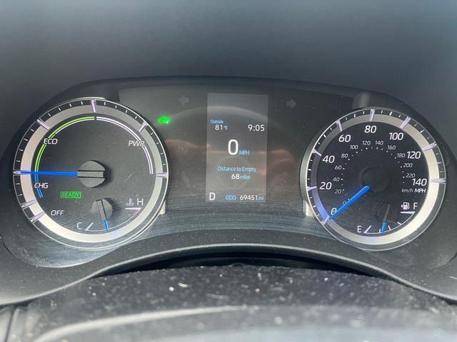 Photo of 2022 Midnight Black Metallic Toyota Highlander Hybrid