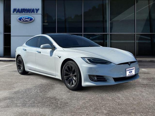 Photo of 2020 Pearl White Multi Tesla Model S