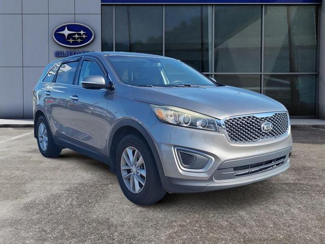 Photo of 2017 Titanium Silver Kia Sorento