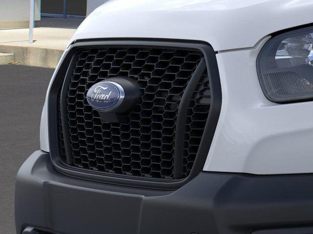 Photo of 2025 Oxford White Ford Transit-250