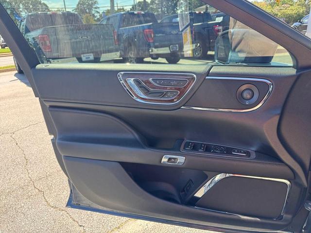 Photo of 2018 Blue Diamond Lincoln Continental