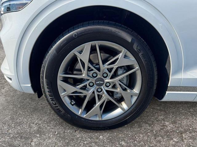 Photo of 2025 Uyuni White Genesis GV70