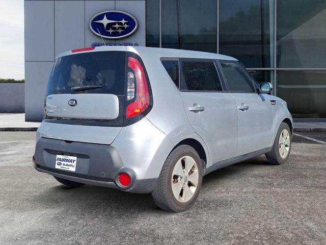 Photo of 2016 Bright Silver Kia Soul