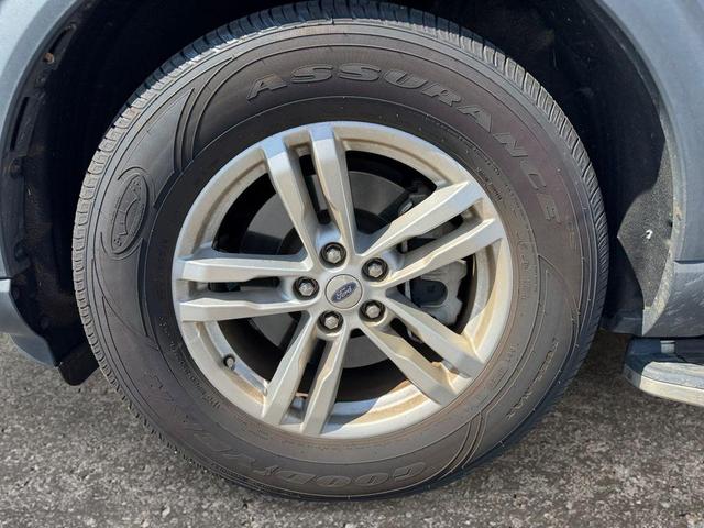 Photo of 2020 Agate Black Metallic Ford Explorer