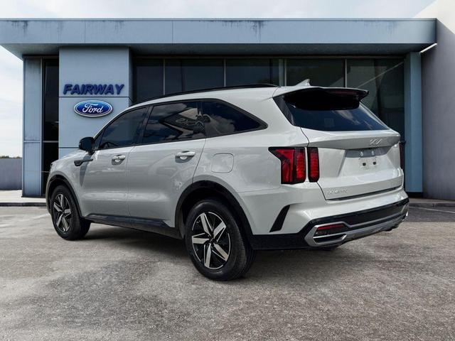 Photo of 2023 Wolf Gray Kia Sorento
