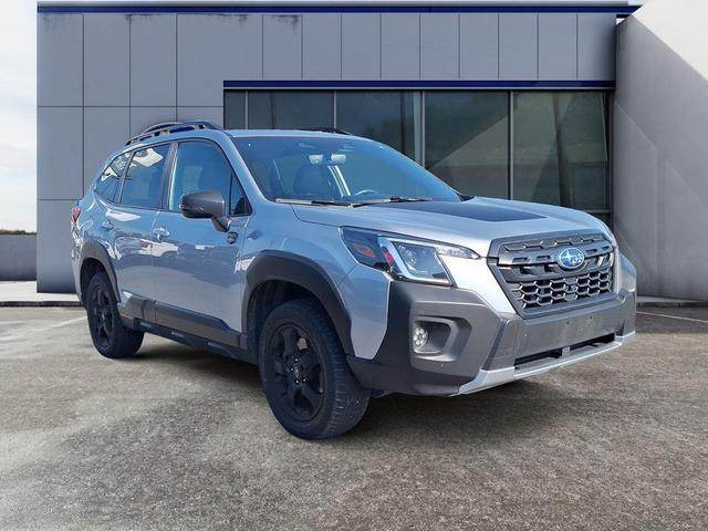 Photo of 2023 Ice Silver Metallic Subaru Forester
