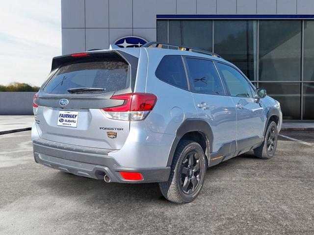 Photo of 2023 Ice Silver Metallic Subaru Forester
