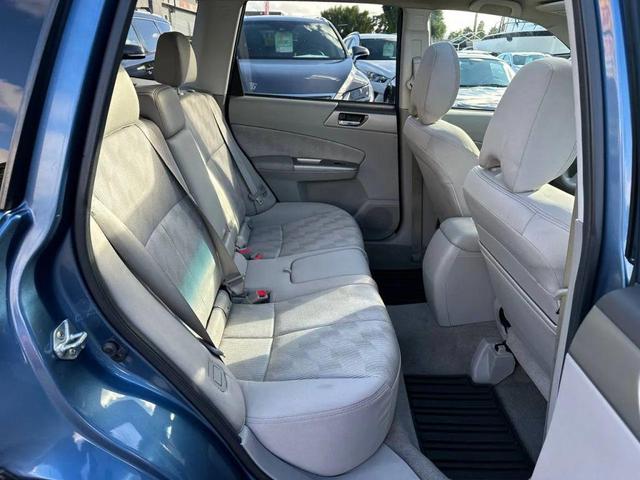 Photo of 2009 Newport Blue Pearl Subaru Forester