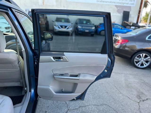 Photo of 2009 Newport Blue Pearl Subaru Forester