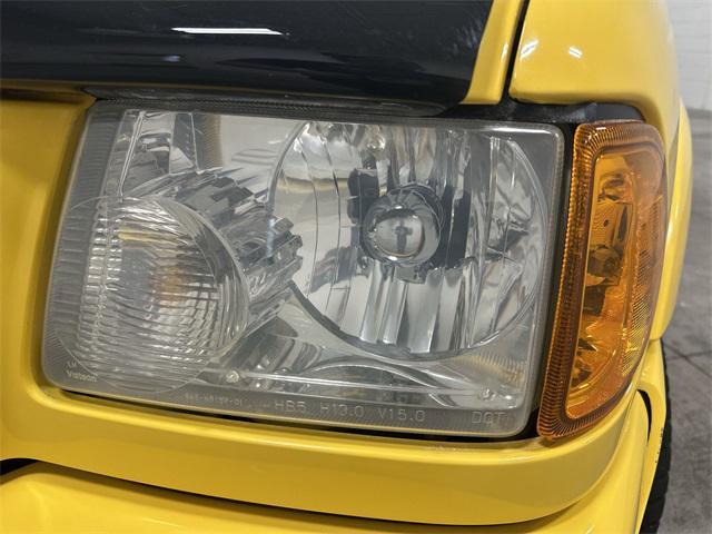 Photo of 2002 Yellow Ford Ranger