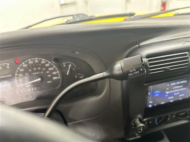 Photo of 2002 Yellow Ford Ranger