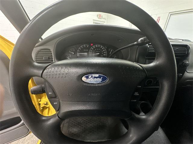Photo of 2002 Yellow Ford Ranger