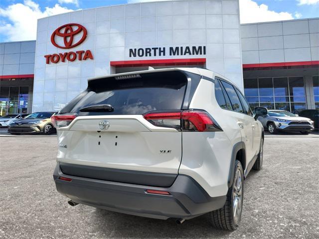 Photo of 2022 Blizzard Pearl Toyota RAV4