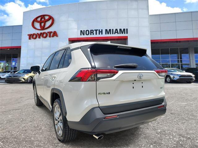 Photo of 2022 Blizzard Pearl Toyota RAV4