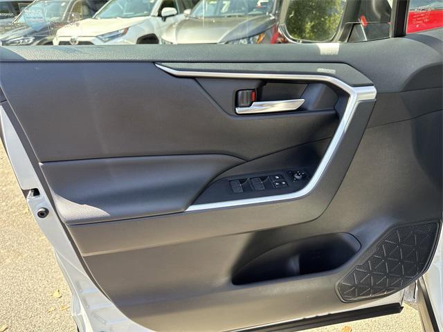 Photo of 2022 Blizzard Pearl Toyota RAV4 Hybrid