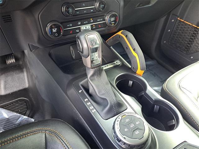 Photo of 2024 Carbonized Gray Metallic Ford Bronco