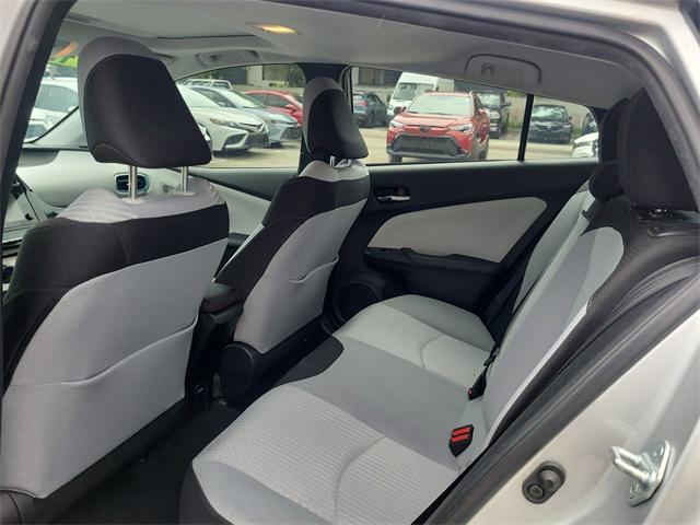 Photo of 2017 Classic Silver Metallic Toyota Prius