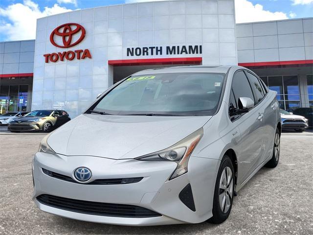 Photo of 2017 Classic Silver Metallic Toyota Prius