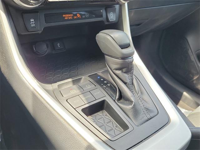 Photo of 2020 Blue Toyota RAV4