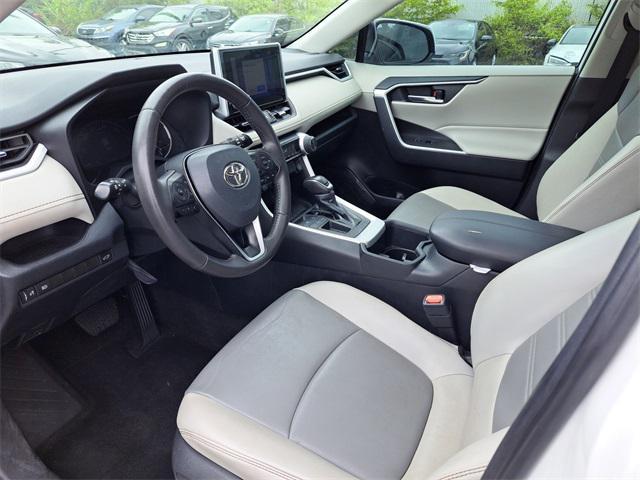 Photo of 2023 White Toyota RAV4