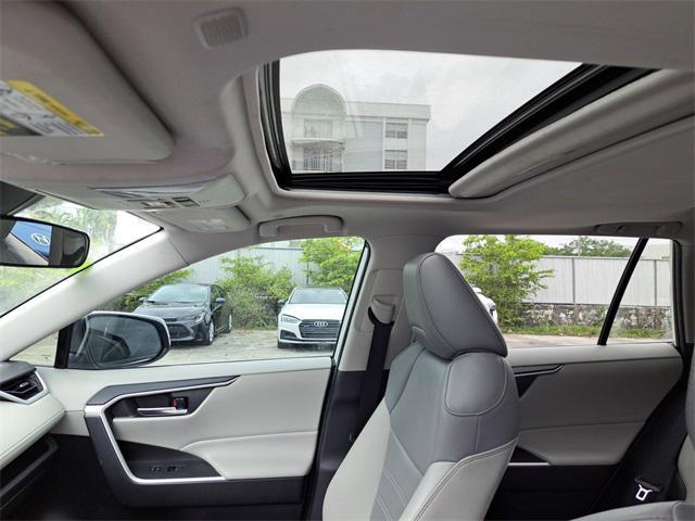Photo of 2023 White Toyota RAV4
